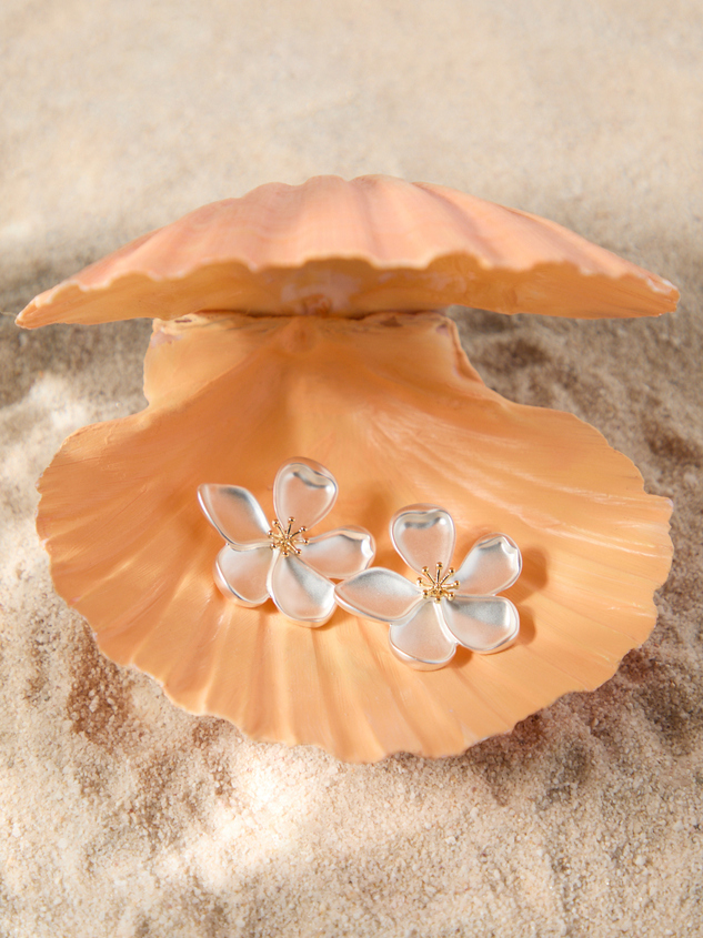 Brushed Flower Statement Earring Detail 3 - ARULA