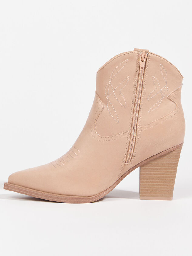 Leony Wide Width Boots Detail 3 - ARULA