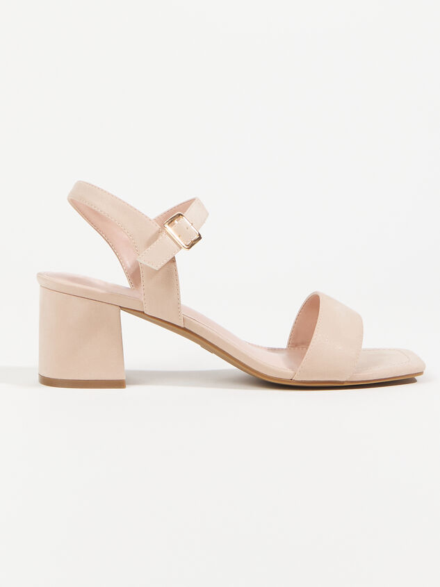 Layne Wide Width Block Heels Detail 2 - ARULA