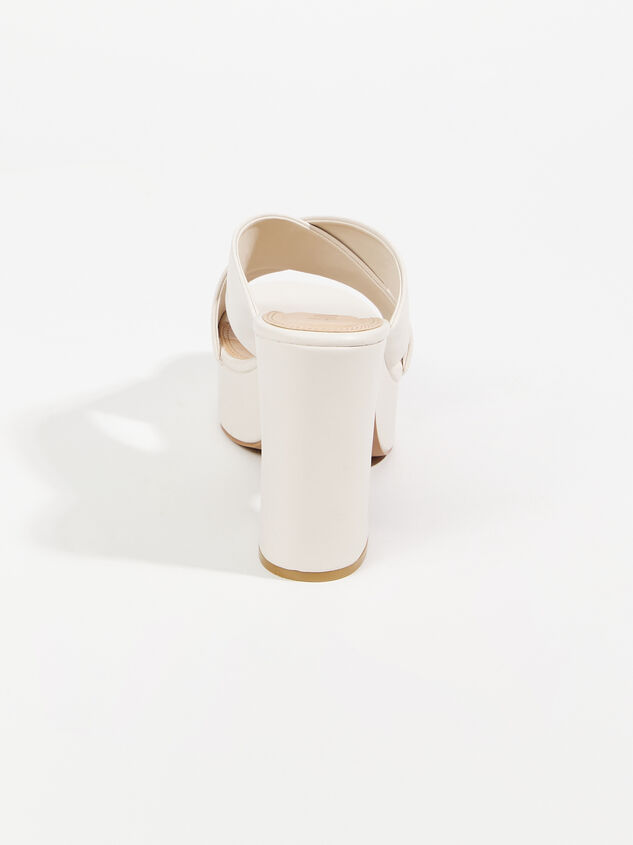Evie Wide Width Heels Detail 4 - ARULA