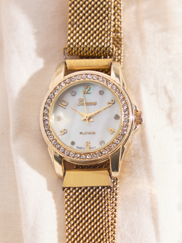 CZ Round Face Mesh Band Watch Detail 2 - ARULA