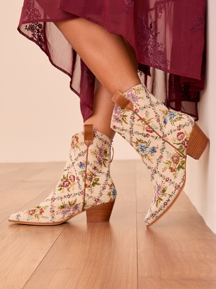 Wide width shoe boots outlet