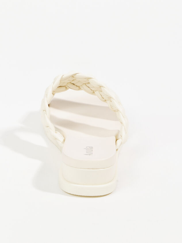 Kyrie Wide Width Sandals Detail 4 - ARULA