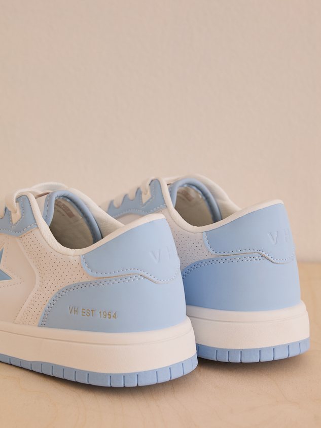 Stellar Kicks Sneakers By Vintage Havana Detail 4 - ARULA