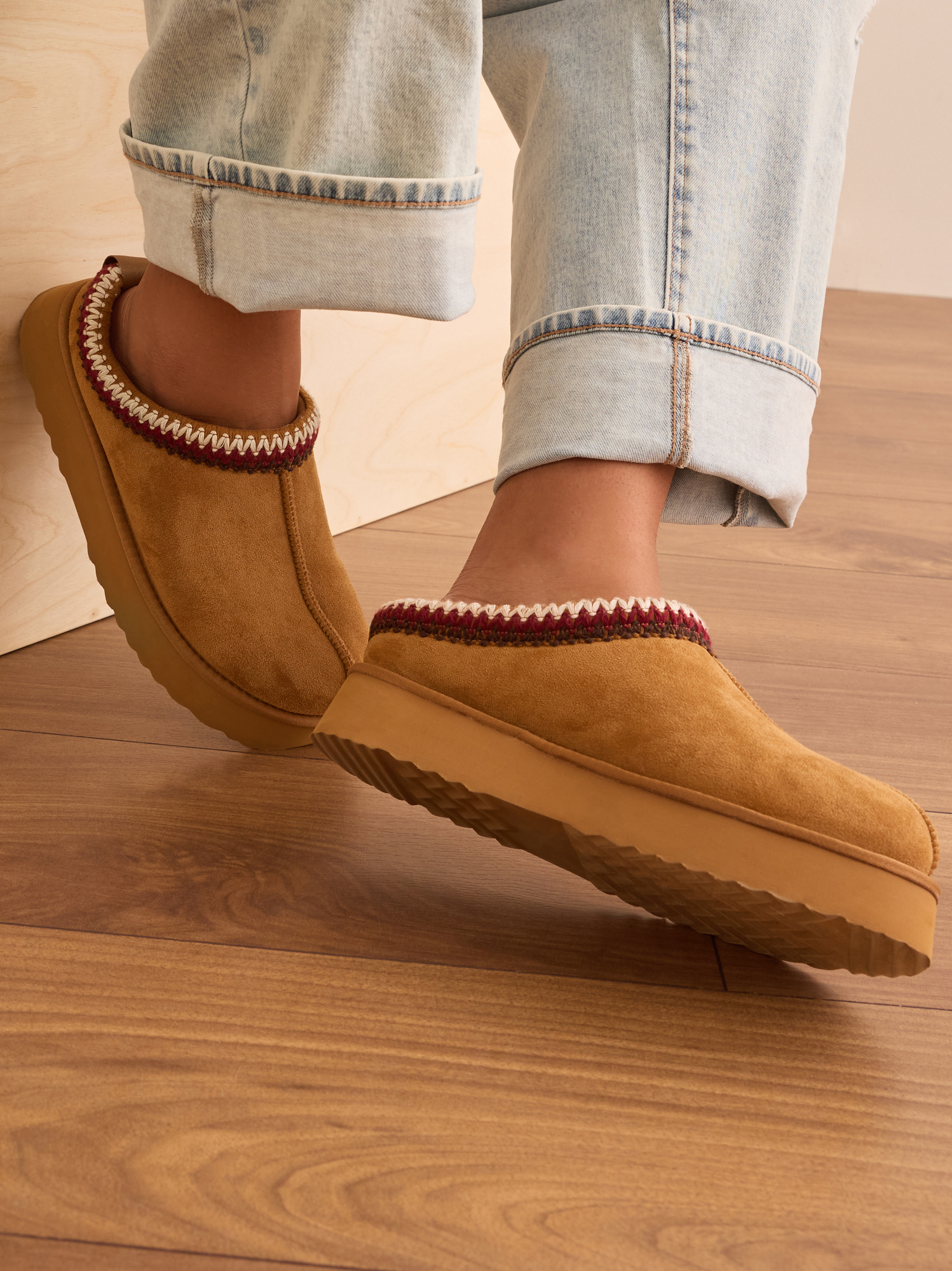 Cloud Wide Width Fur Slippers in Tan Arula
