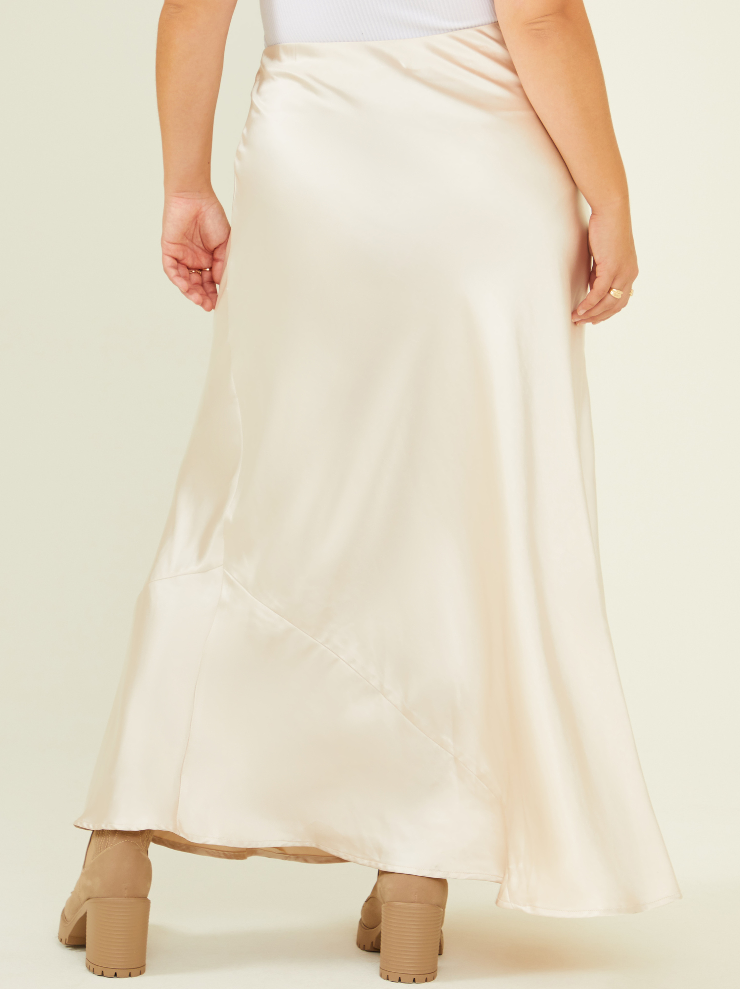 Satin midi outlet skirt 5t