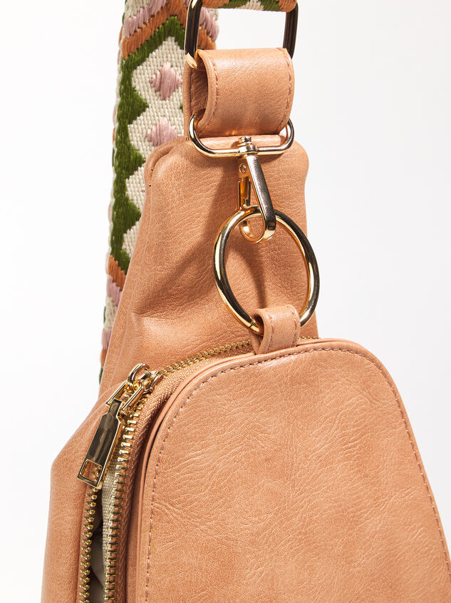 Vana Sling Bag Detail 4 - ARULA