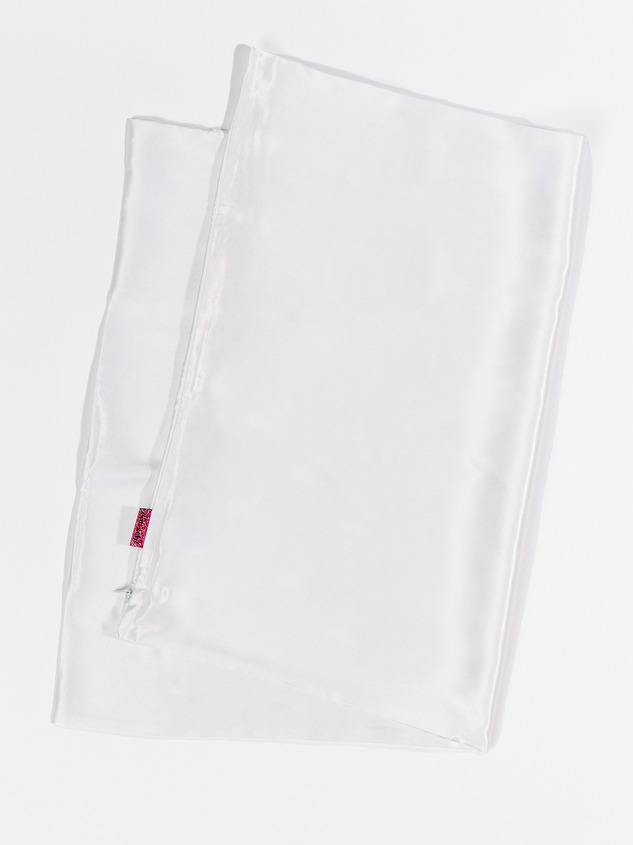 Kitsch Ivory Satin Pillowcase Detail 2 - ARULA