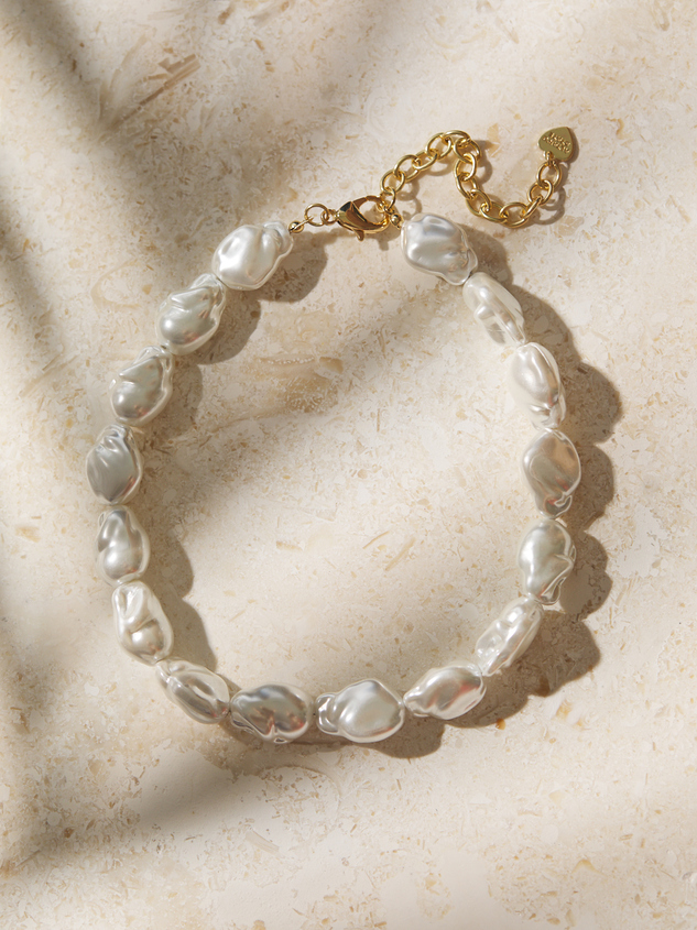 Baroque Pearl Choker Detail 2 - ARULA