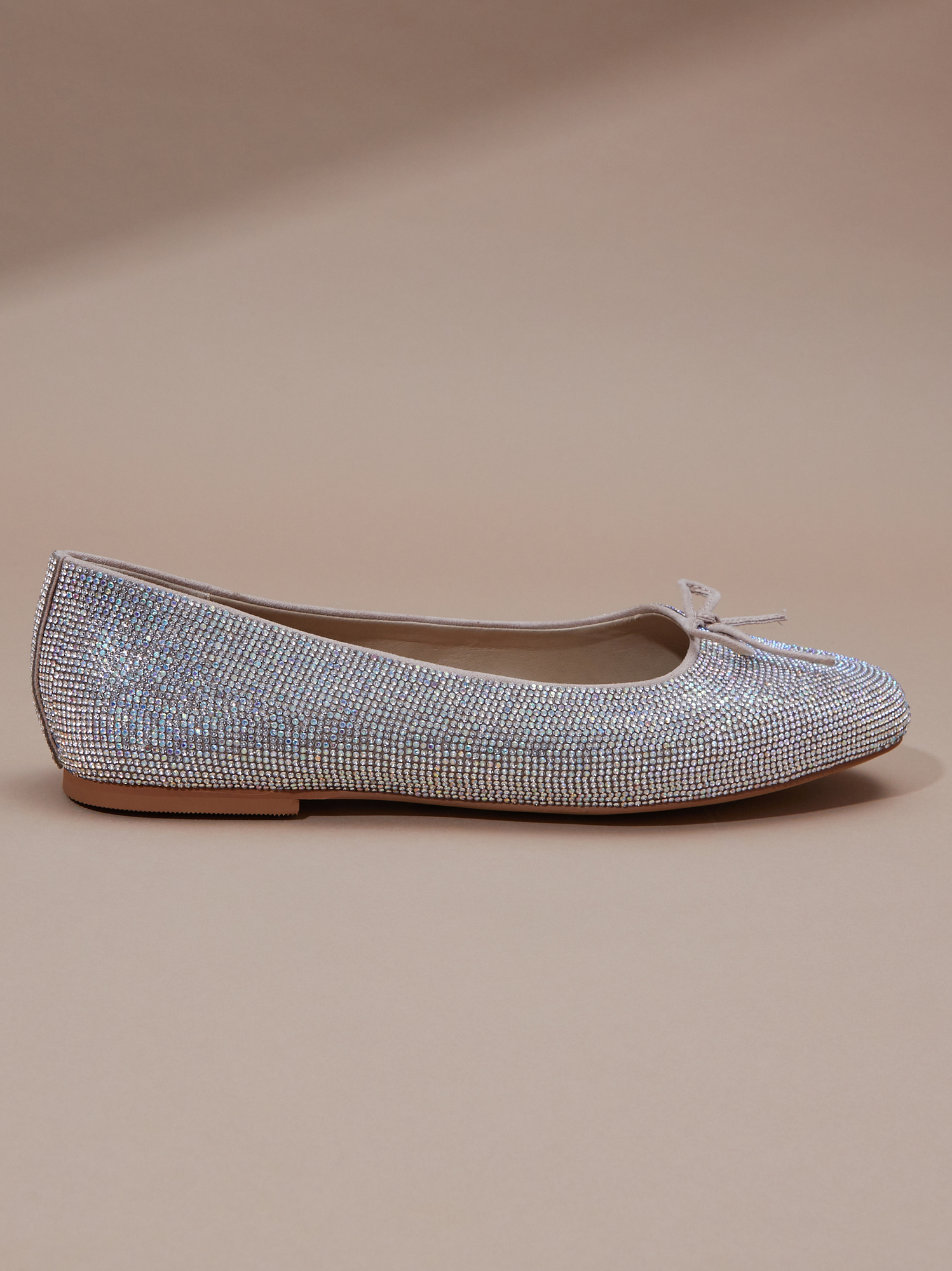 Wide width silver flats outlet