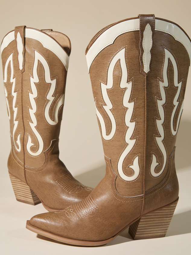 Ida Cutout Western Boot Detail 2 - ARULA
