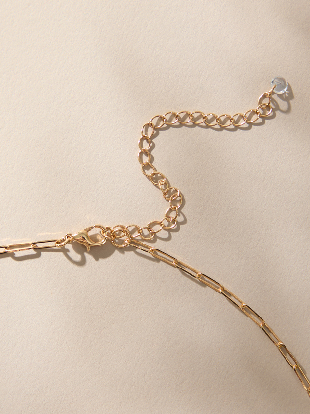 Gold Paperclip Charm Necklace Detail 3 - ARULA