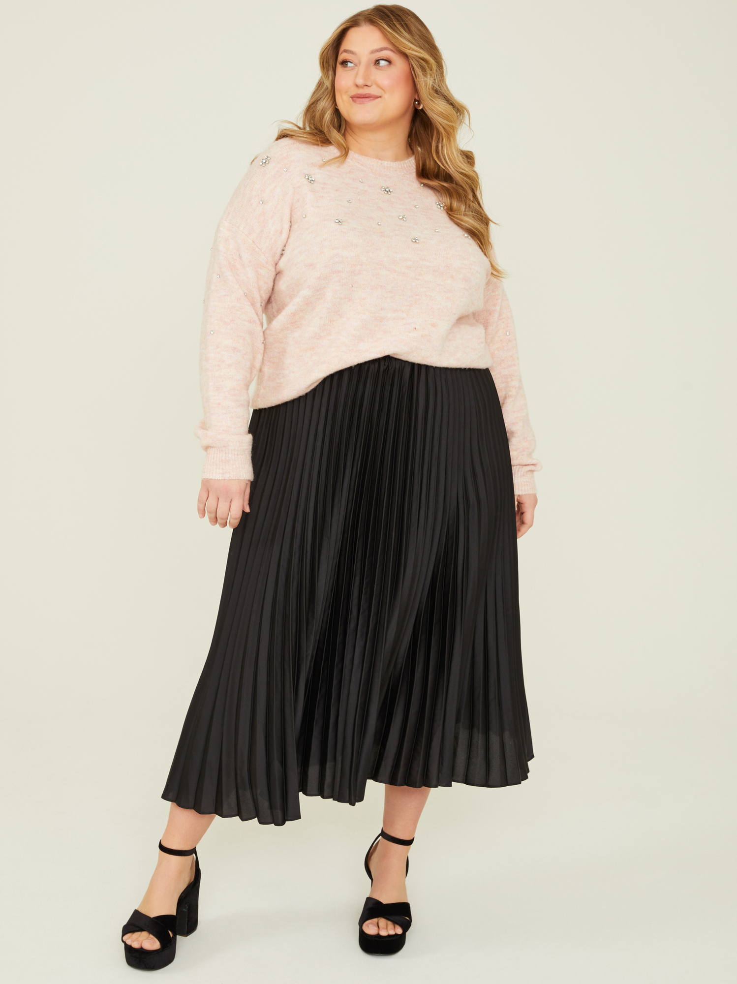 Plus size black sales pleated maxi skirt