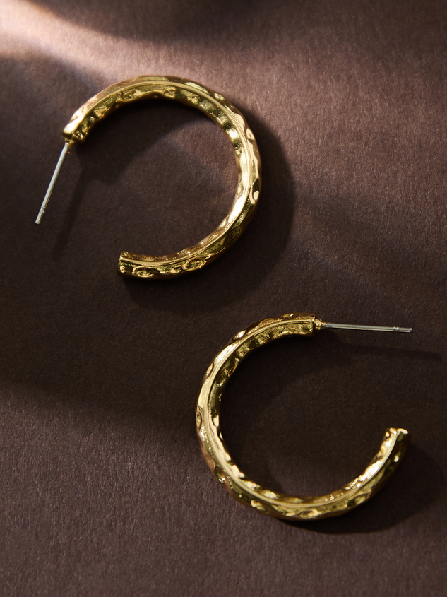 18K Gold Textured Hoops Detail 2 - ARULA