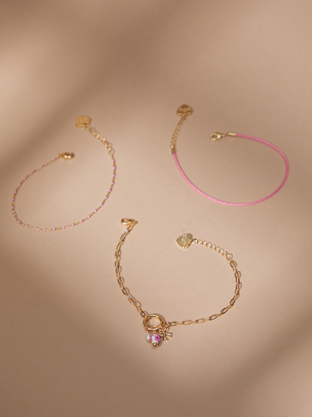 Blush Charm Bracelet Set Detail 2 - ARULA