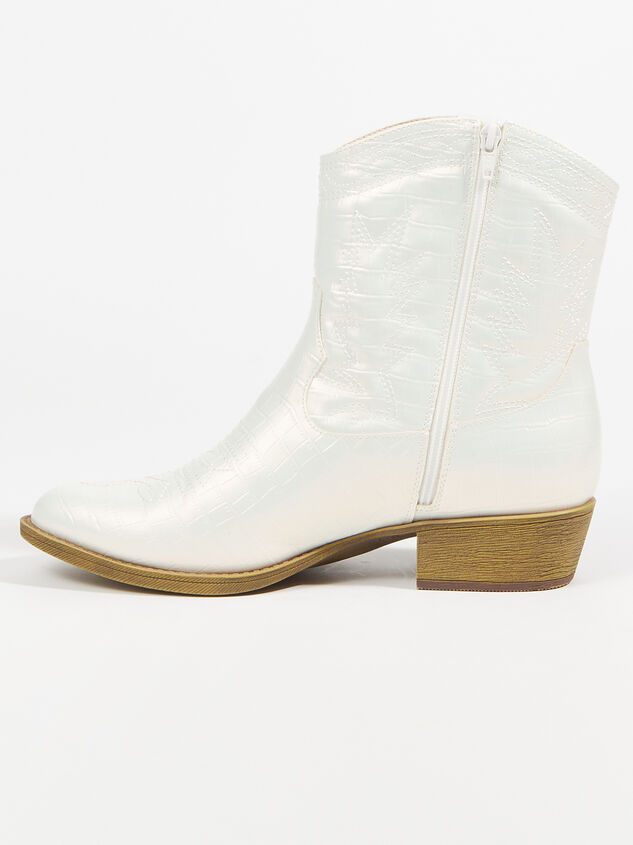 Iridescent Pistol Wide Width Cowboy Boots Detail 3 - ARULA