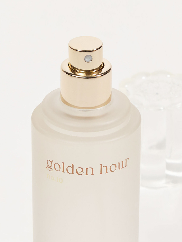 Golden Hour Body Mist Detail 2 - ARULA