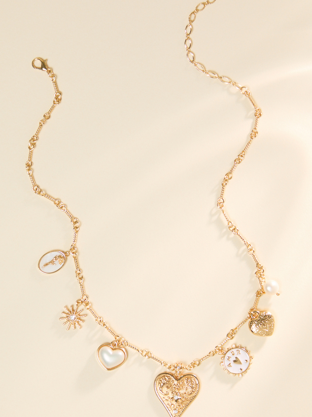 Detail Heart Charm Necklace Detail 3 - ARULA