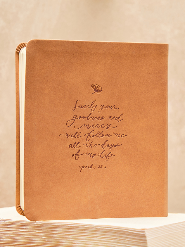 Hosanna Revival Prayer Journal - Amelia Theme Detail 4 - ARULA
