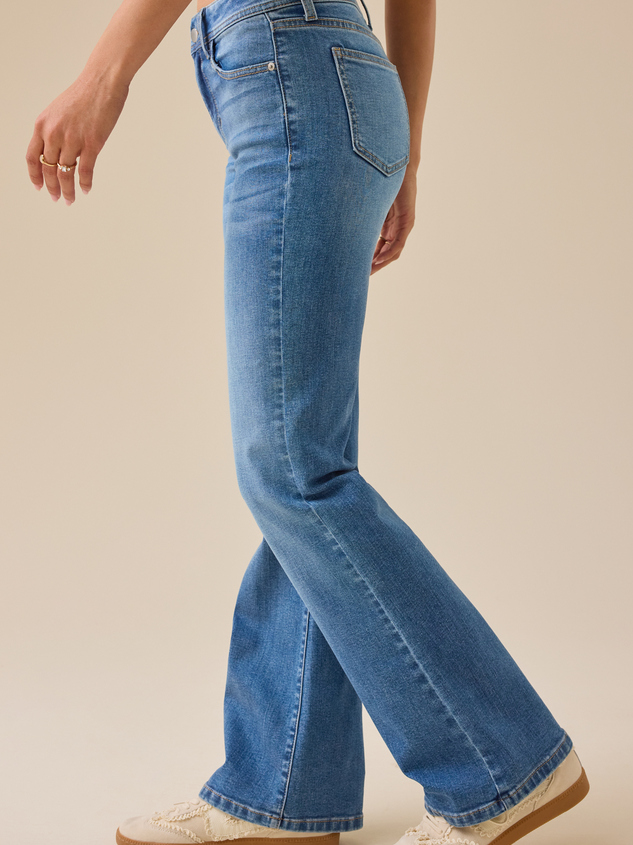 Stratton Boot Cut Jeans Detail 4 - ARULA