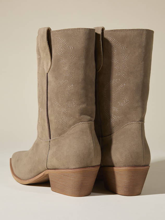 Nelly Suede Boot Detail 4 - ARULA