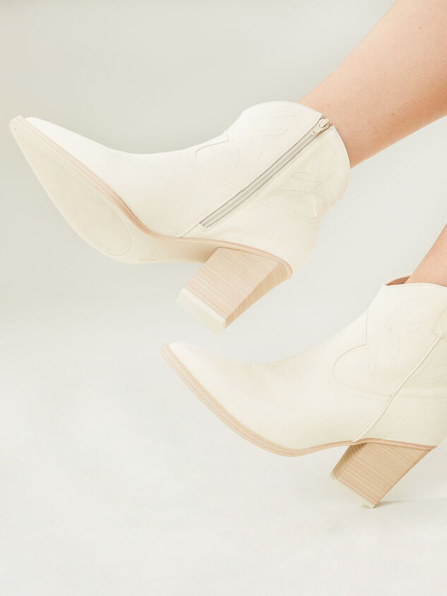 Leony Wide Width Boots Detail 6 - ARULA