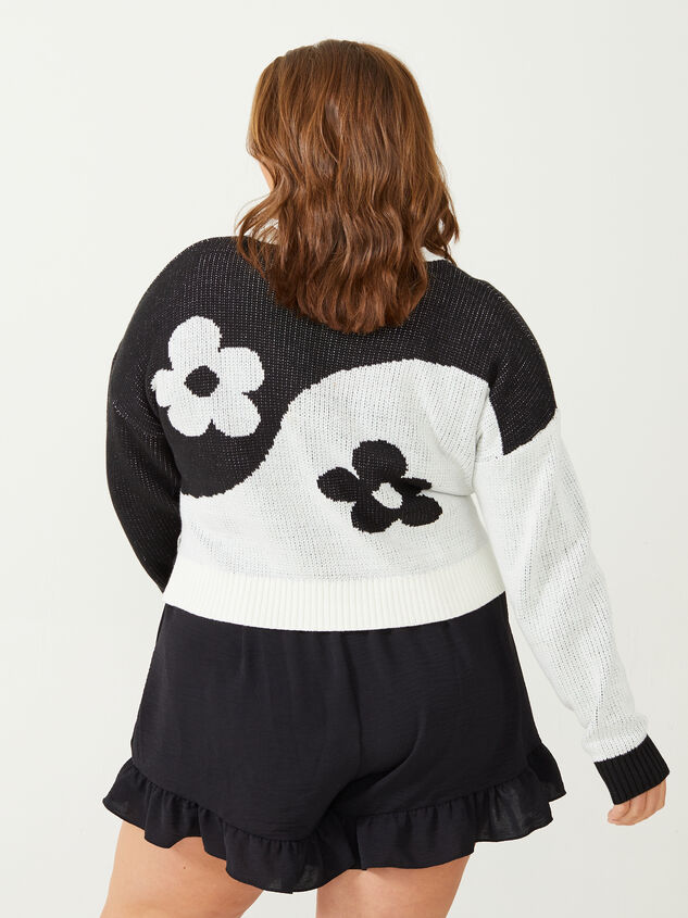 Bree Floral Sweater Detail 3 - ARULA