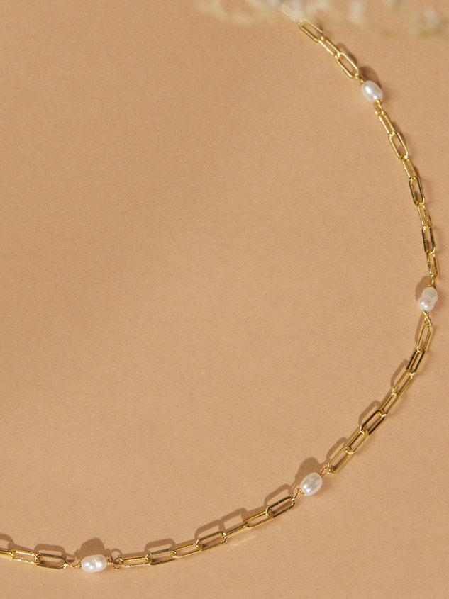 Pearl Paperclip Chain Necklace Detail 2 - ARULA