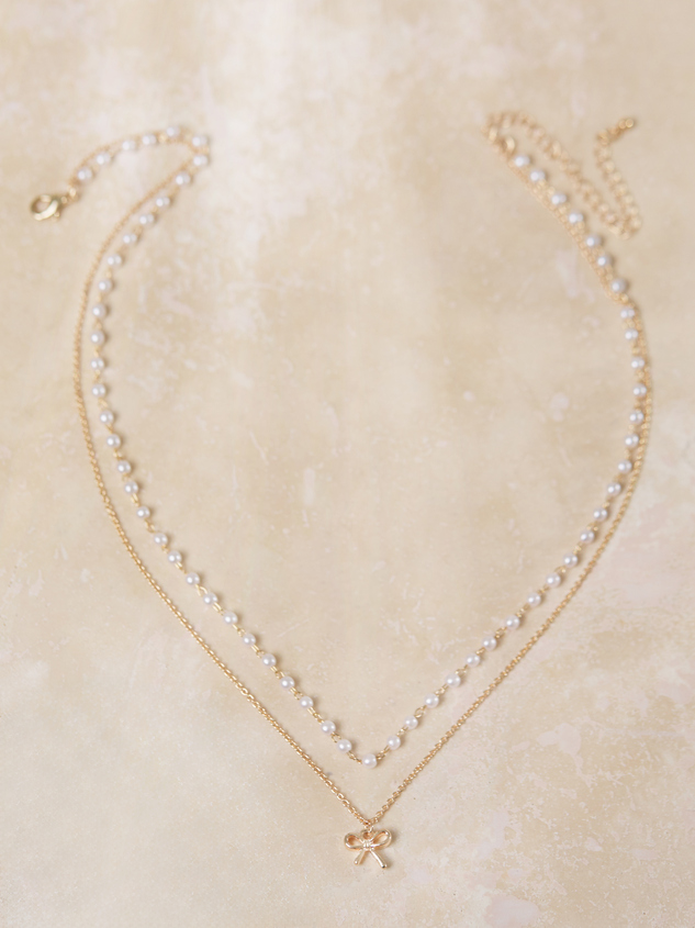 Bow Charm Pearl Layered Necklace Detail 2 - ARULA