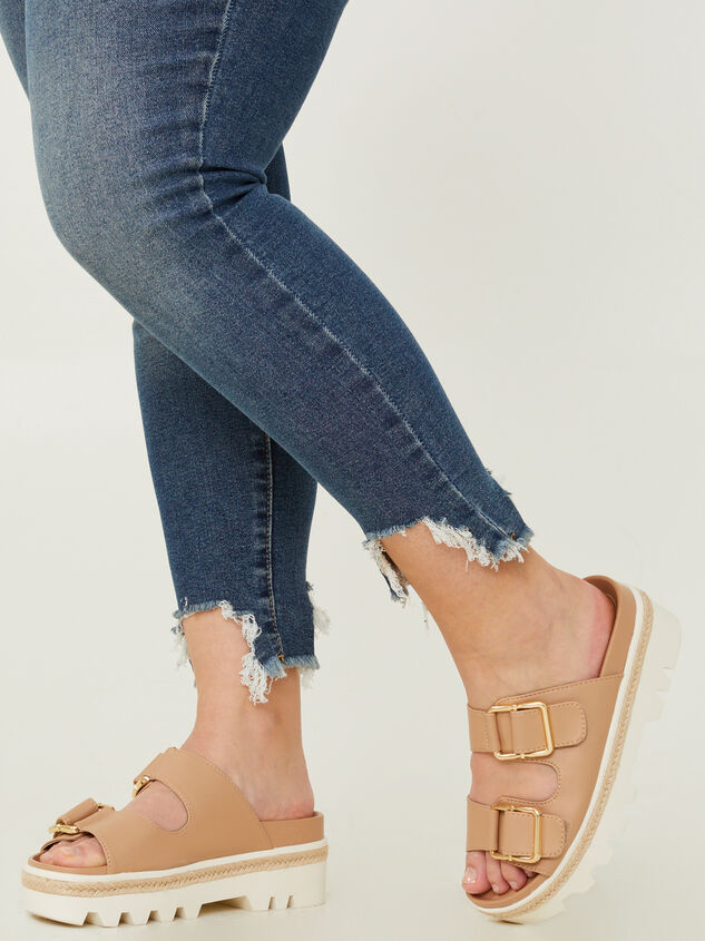 Xyla Platform Sandals Detail 5 - ARULA