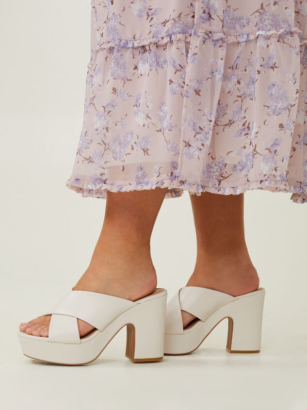 Evie Wide Width Heels Detail 6 - ARULA
