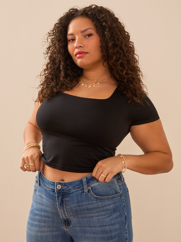 Everyday Seamless Top Detail 2 - ARULA