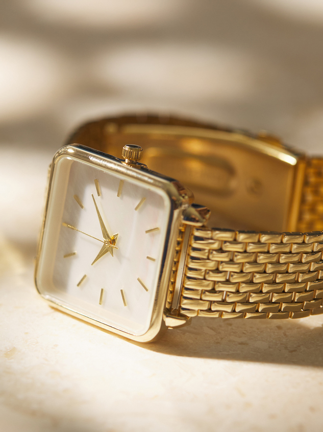 Squared Away Link Watch Detail 2 - ARULA