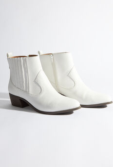 Rager Wide Width Boots - ARULA