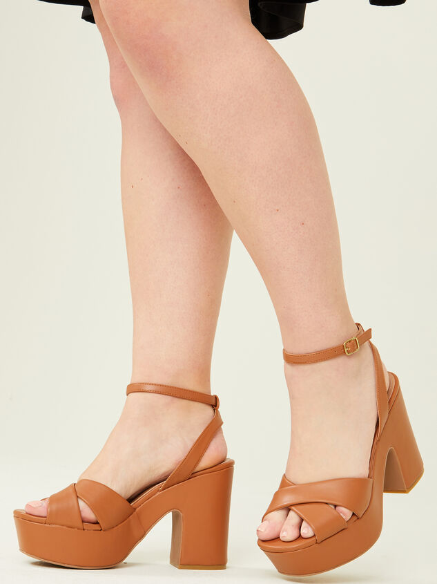 Lilly Wide Width Heels Detail 4 - ARULA