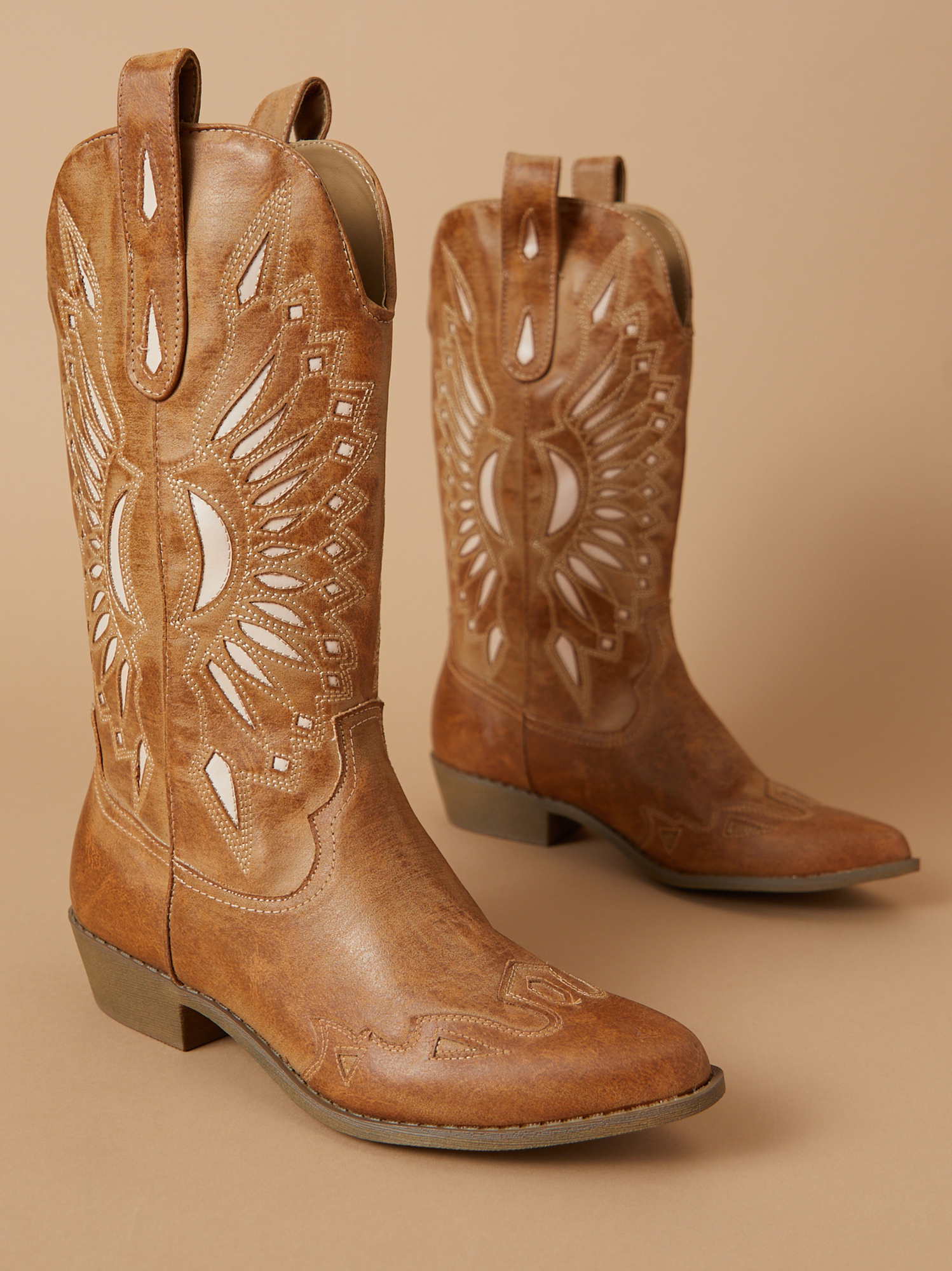 Bandera Wide Width Calf Cut Out Western Boots in Blush Tan Arula