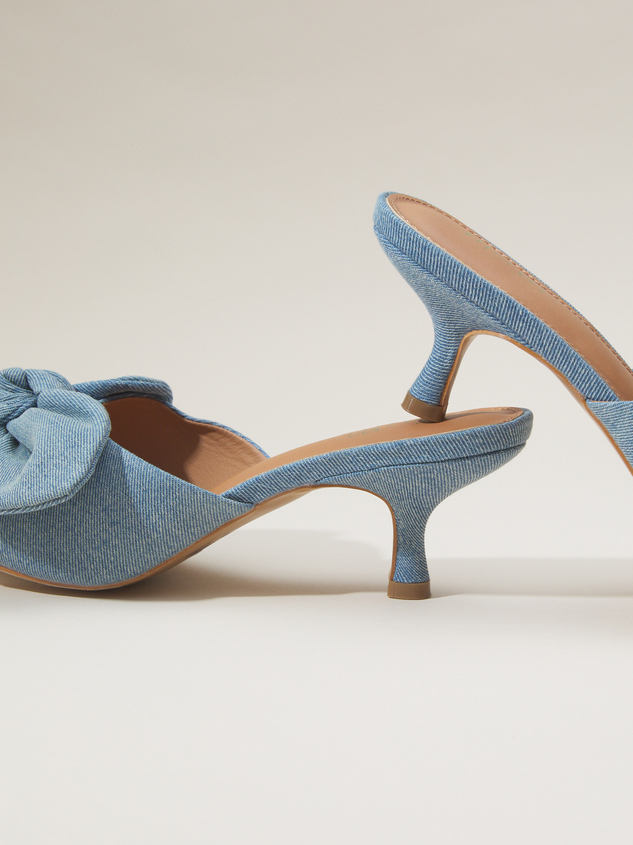 Hannah Bow Kitten Heel Detail 3 - ARULA