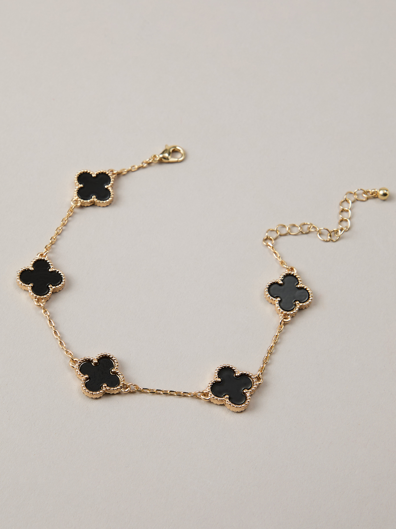 Black alhambra bracelet top