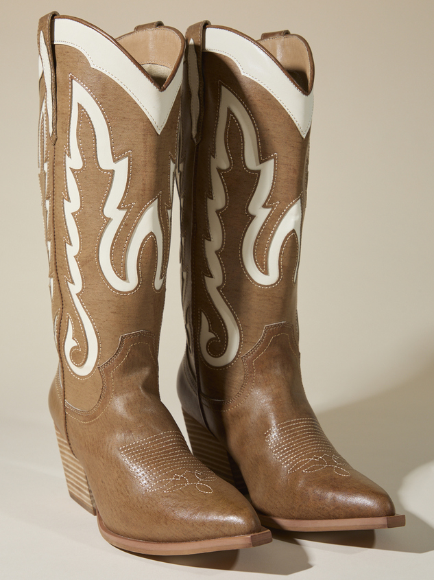 Ida Cutout Western Boot Detail 3 - ARULA