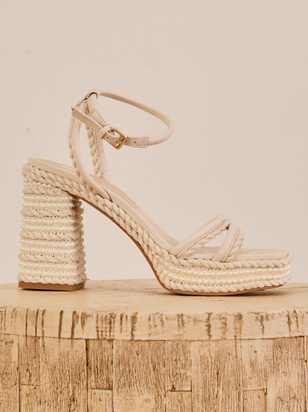 Agnes Pearl By Dolce Vita - ARULA