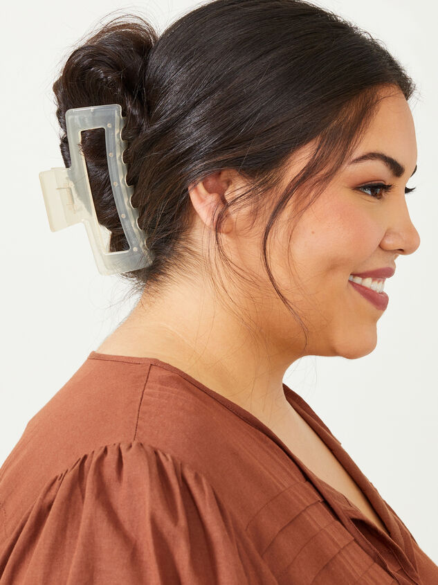 Emily Box Claw Clip - Beige Detail 3 - ARULA