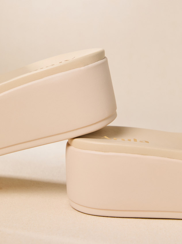 Isla Flatform Wedge Detail 3 - ARULA