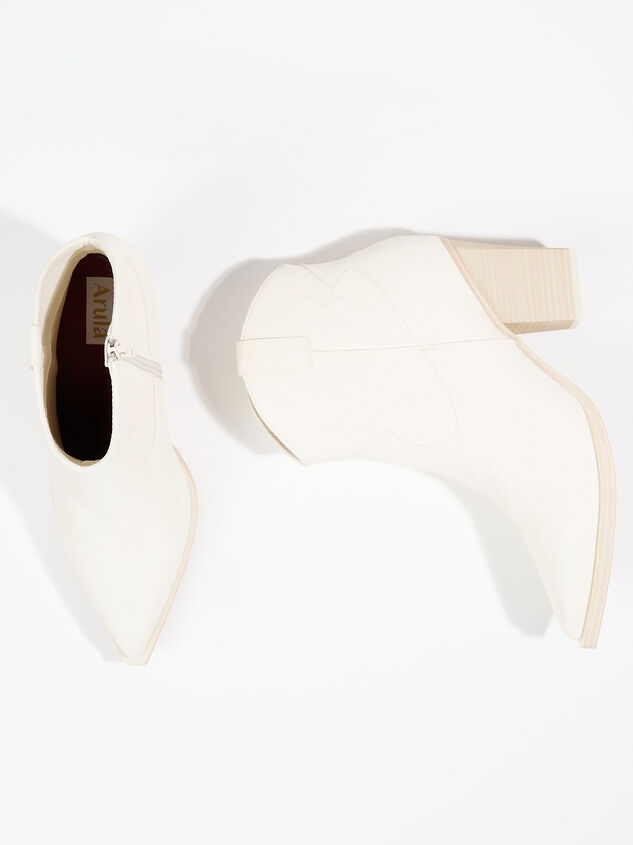 Leony Wide Width Boots Detail 5 - ARULA