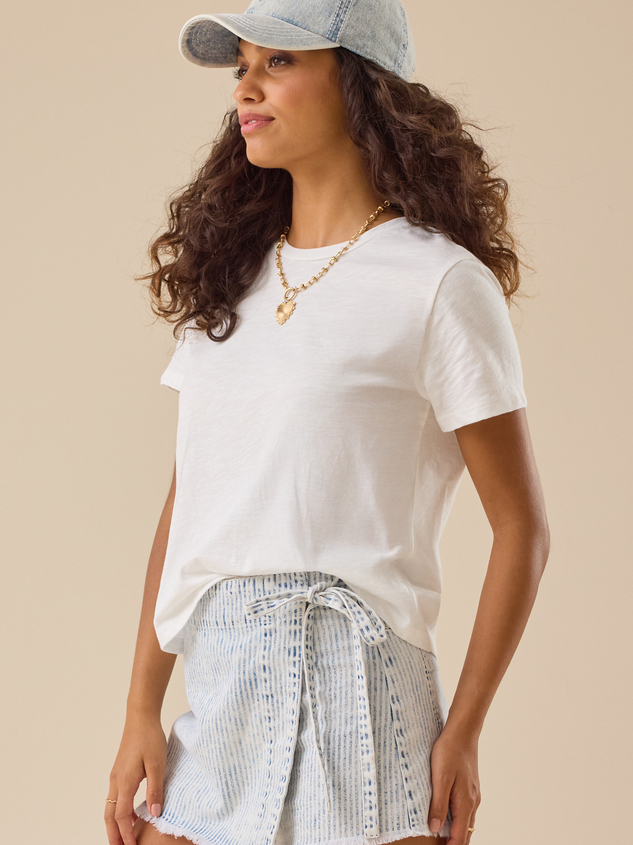 Kyla Girlfriend Tee Detail 3 - ARULA