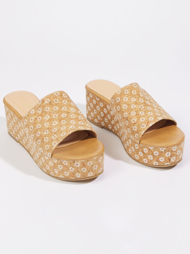 Peony Wide Width Wedges Detail 1 - ARULA