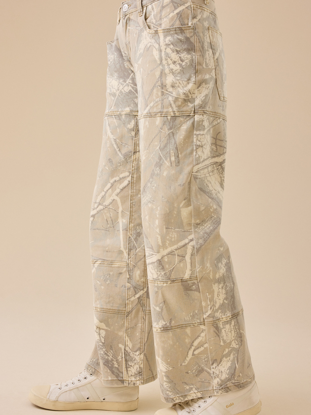 Steph Camo Pant Detail 4 - ARULA