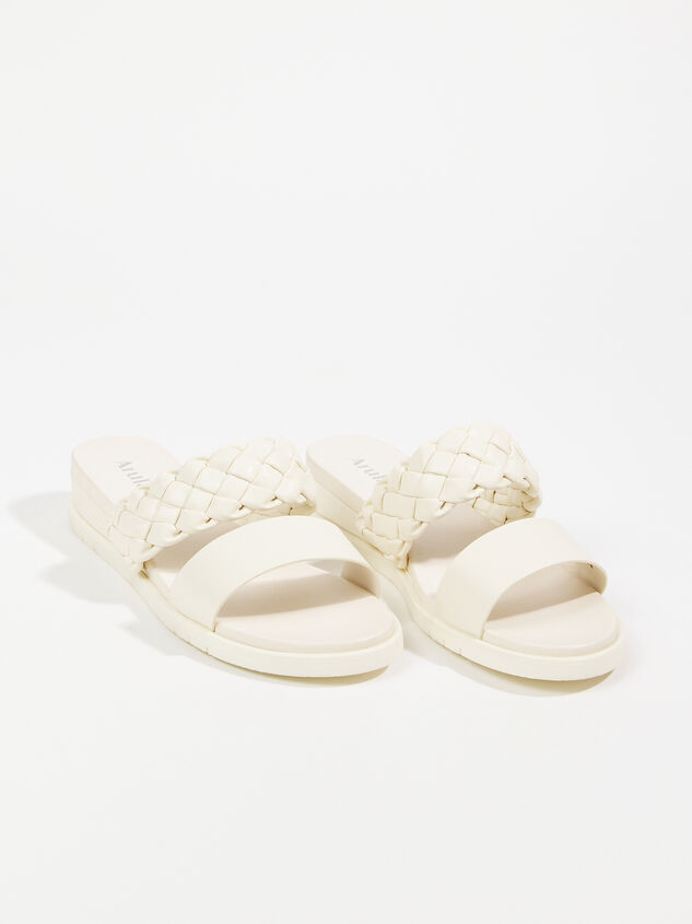 Kyrie Wide Width Sandals Detail 1 - ARULA