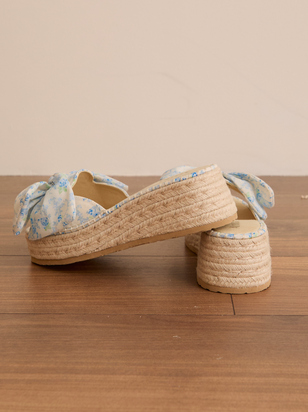 Praciee Wide Flatform Sandal - ARULA