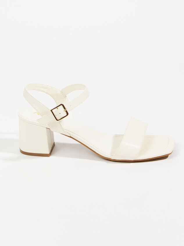 Layne Wide Width Block Heels Detail 2 - ARULA
