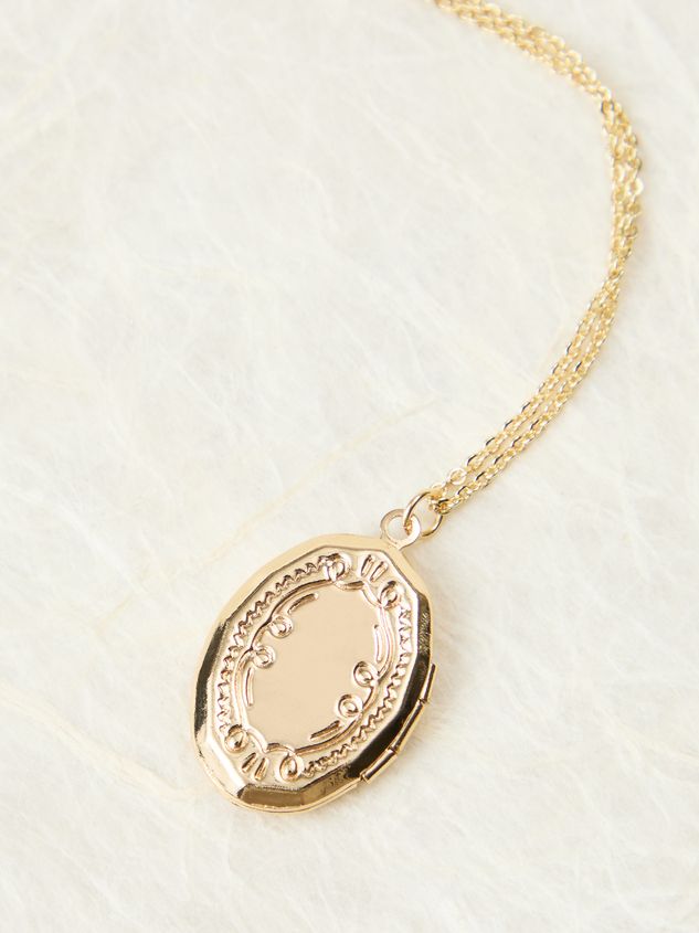 Dried Flower Locket Necklace Detail 3 - ARULA